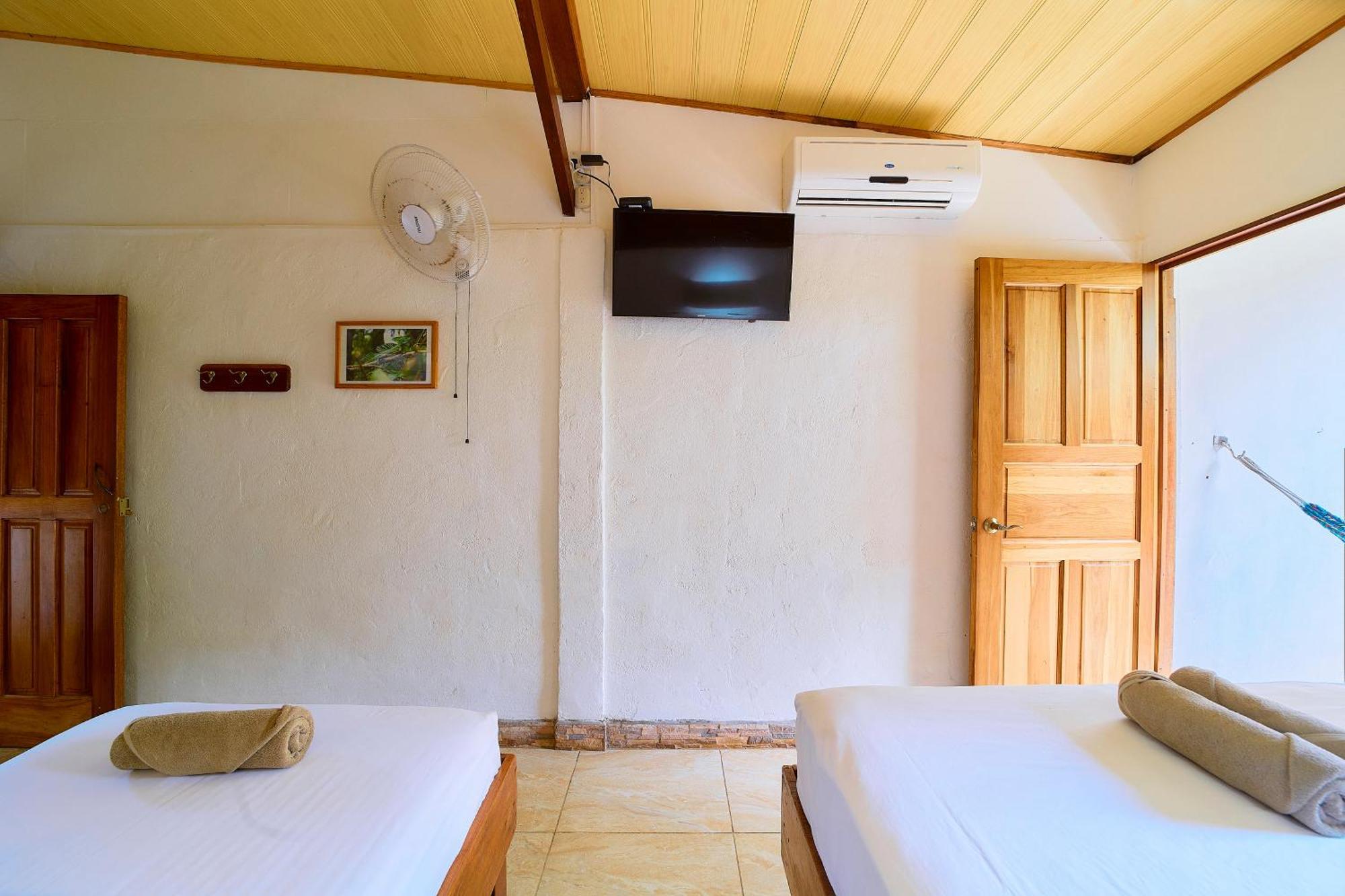 Cabinas Montesol Puerto Viejo de Talamanca Exteriér fotografie