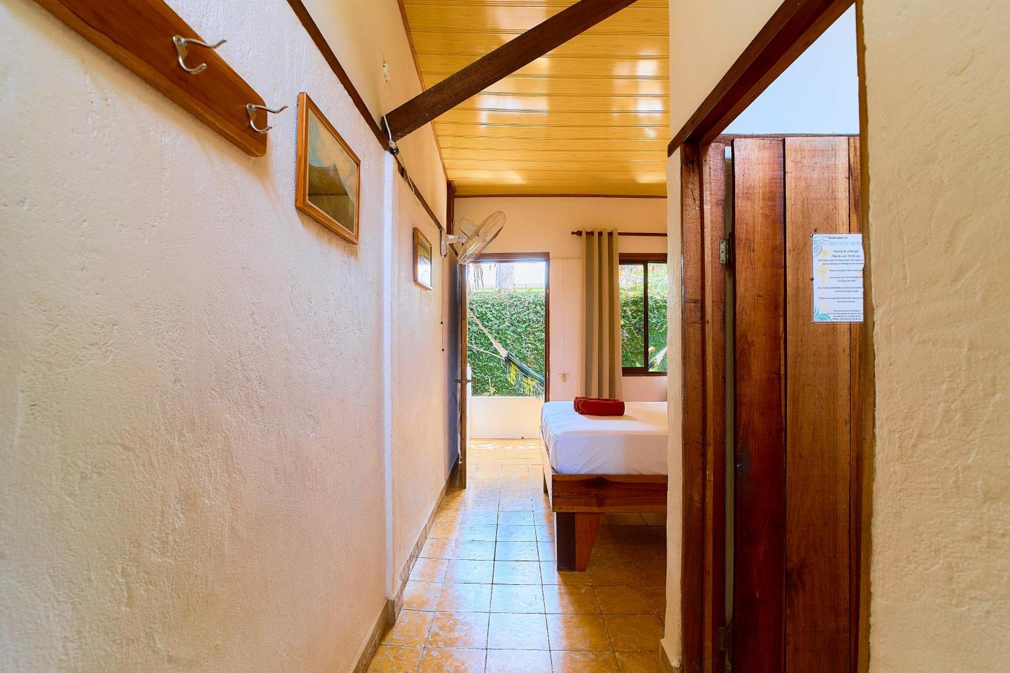 Cabinas Montesol Puerto Viejo de Talamanca Exteriér fotografie