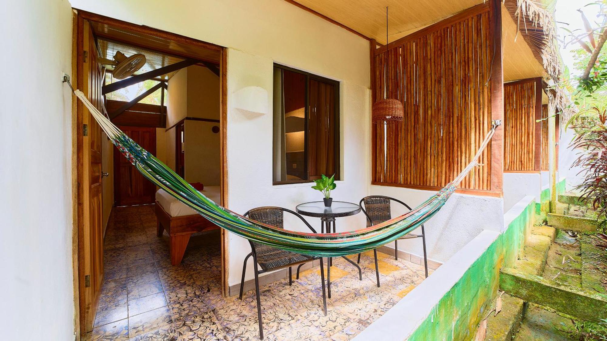 Cabinas Montesol Puerto Viejo de Talamanca Exteriér fotografie